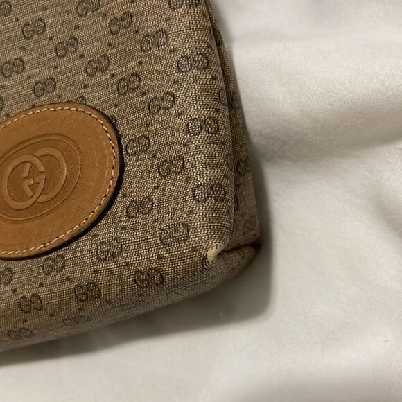 Vintage 1970s Gucci Clutch with Unbranded Converter Chain & Original Box - Picture 6 of 13